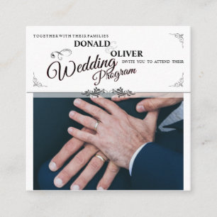 Carte D'accompagnement Mains d'un couple gay de mariage avec des anneaux