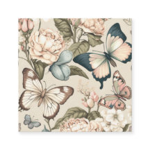 Papillons et fleurs pastel