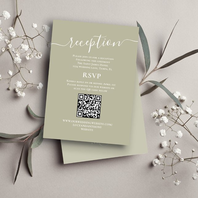 Carte D'accompagnement Réception de mariage QR Code RSVP Sage vert (Simple sage green reception and RSVP card with QR Code. )