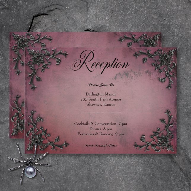Carte D'accompagnement Réception gothique cœur à filigrane noir et bordea (Gothic Black & Burgundy Filigree Heart Reception Enclosure Card)