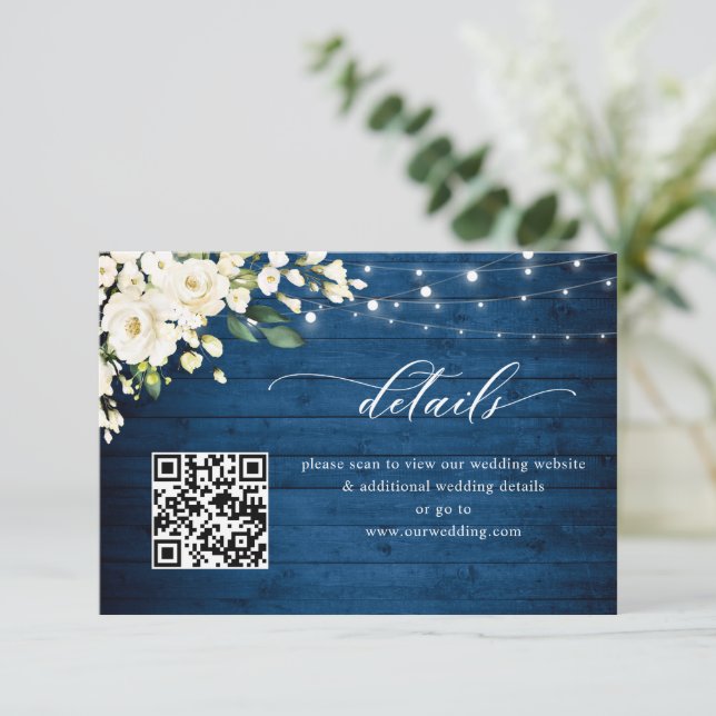 Carte D'accompagnement Roses blanches Mariage de lanterne en bois bleu Co (Debout devant)