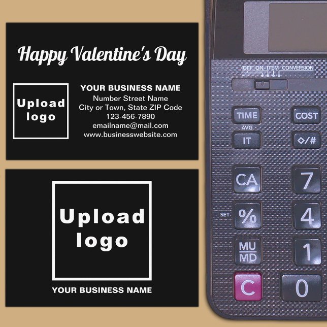 Carte D'accompagnement Salutation Valentine affaires sur noir (Front and back sides of business Valentine black enclosure card on store desk.)