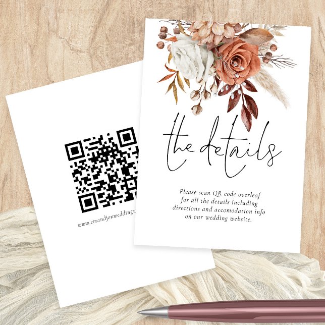 Carte D'accompagnement Terracotta Florals QR Code Détails du Mariage (Front and back view)