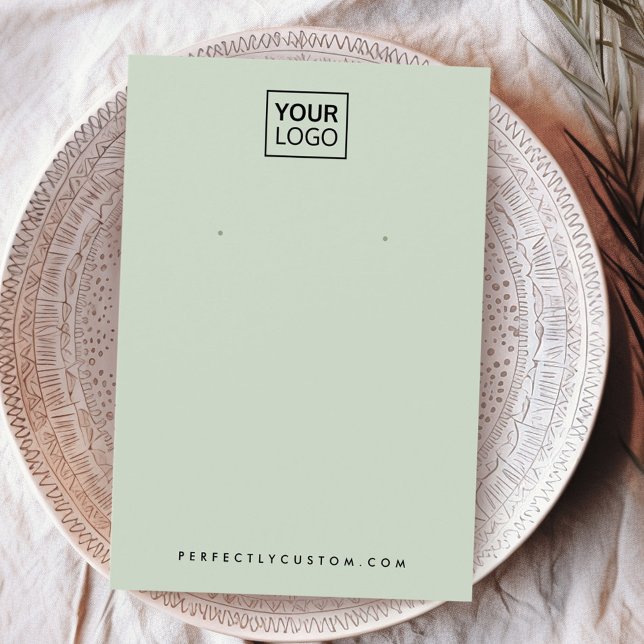 Carte d'affichage de logo personnalisé vert sauge  (Light sage green custom logo earring display card)