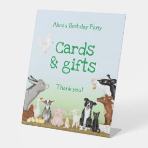 Carte d'anniversaire d'animaux de ferme et signe d