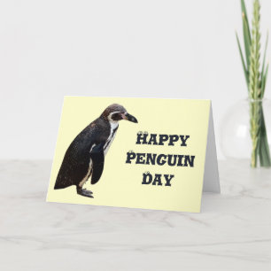 Carte d'anniversaire mignonne de pingouin noir et