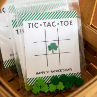 Tic Tac Toe St. Patrick's Day Card pour enfants