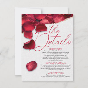 Carte de détails de mariage aux pétales de rose
