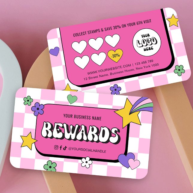 Carte De Fidélité Logo Super tendance Retro Rose Lashes Nails Salon (Cute girly business rewards cards in a retro pink style with groovy fonts & custom discount offer)