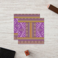 un motif de point de croix avec un ba pourpre et j