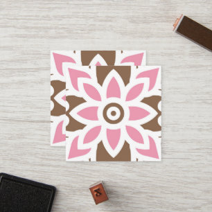 Carte De Fidélité une fleur rose sur un arrière - plan brun