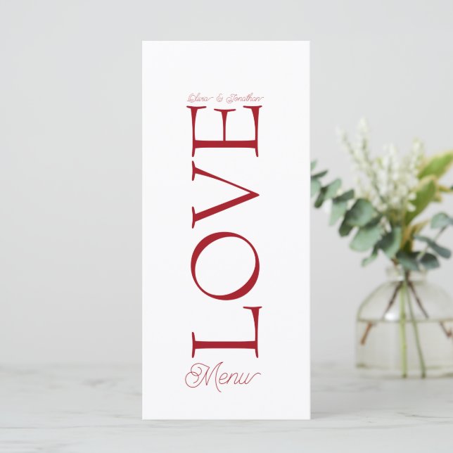 Carte de menu Mariage simple et élégante Red Love (Debout devant)