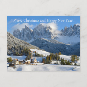 Carte de Noël avec village dolomite en hiver