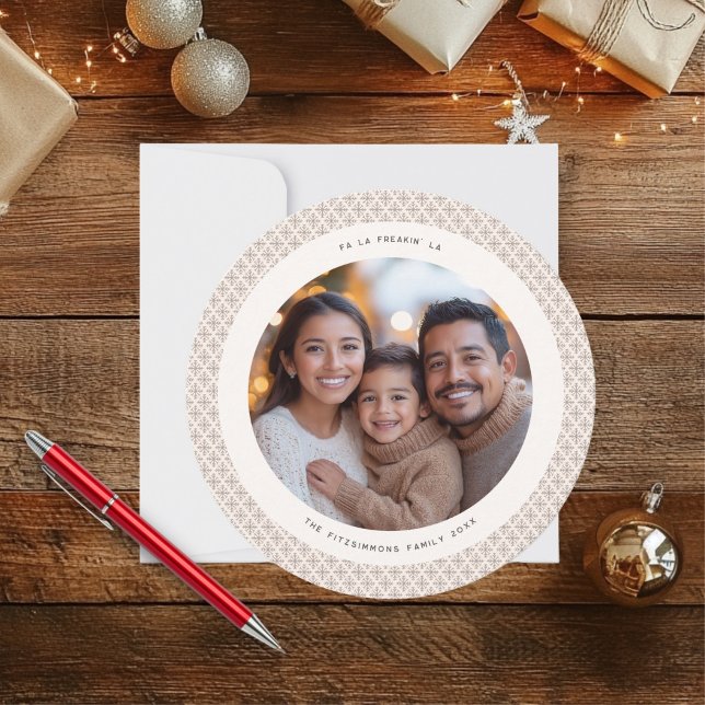 Carte de Noël Chic Neutral Nordic (Neutral Snowflake Modern Christmas Circle Card brown)