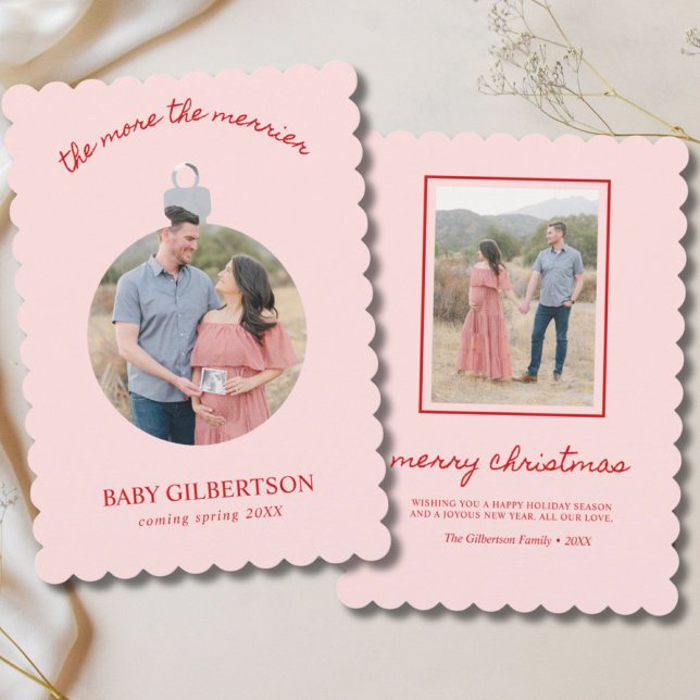Carte de Noël pour annonce de grossesse Rose & Rou (Pink & Red Baby on the Way Pregnancy Christmas Holiday Card
)