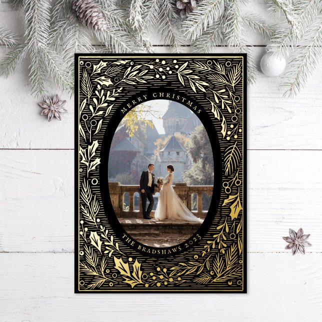 Carte de Noël traditionnelle au pin et au houx noi (Créateur téléchargé)
