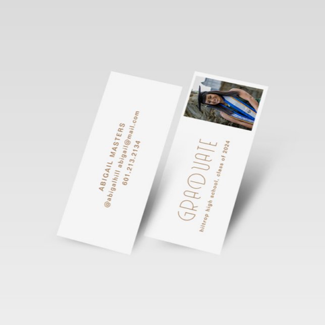 Carte de nom du diplômé en typographie moderne (Créateur téléchargé)