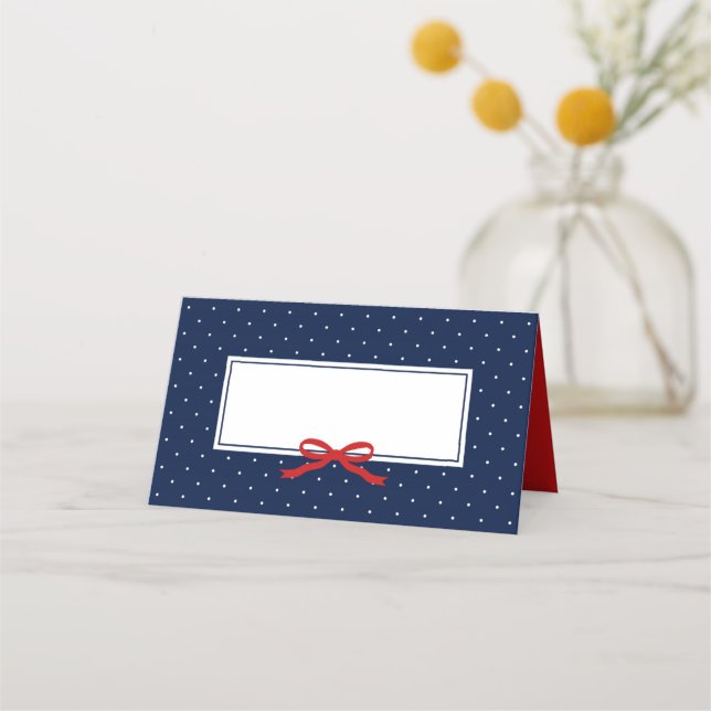 Carte De Placement Chic Polka bleu moderne avec ruban rouge (Devant)