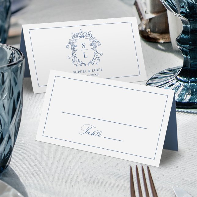 Carte De Placement Élégante crête baroque Monogramme Mariage bleu (Créateur téléchargé)