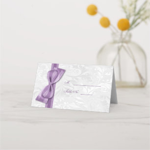 Carte De Placement Nœud Faux Violet et Damassé Blanc