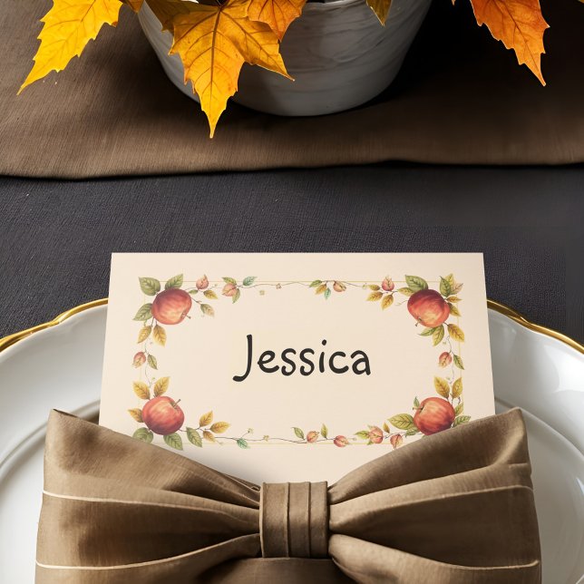 Carte De Placement Table d'été pour l'action d'amour des feuilles et  (Charming Friendsgiving place cards with Fall leaves, vines and harvest apples for dinner guests.)