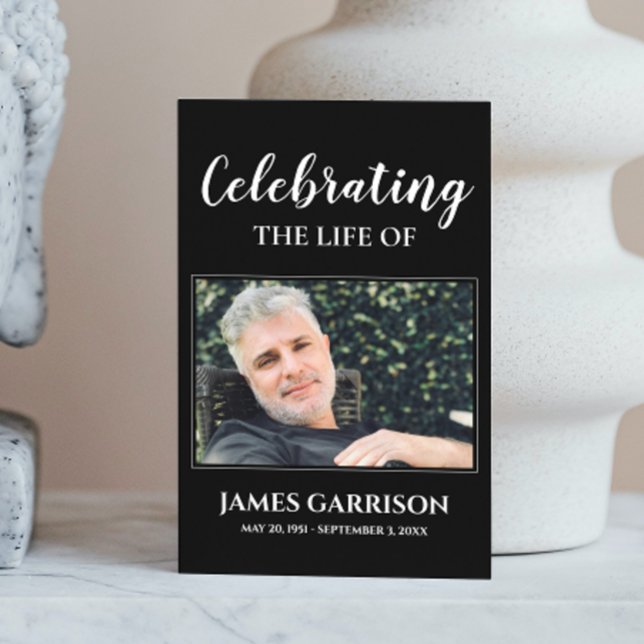 Carte de prière funéraire commémorative noire avec (Créateur téléchargé)