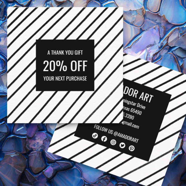 Carte De Réduction Lignes artisanales minimes chic noir & blanc socia (Bold black and white stripes discount card with social media icons)