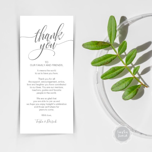 Carte de réglage du Merci du dîner de répétition (Rehearsal Dinner Wedding Brunch Celebration, Place Setting Thank You Card, in dark grey)