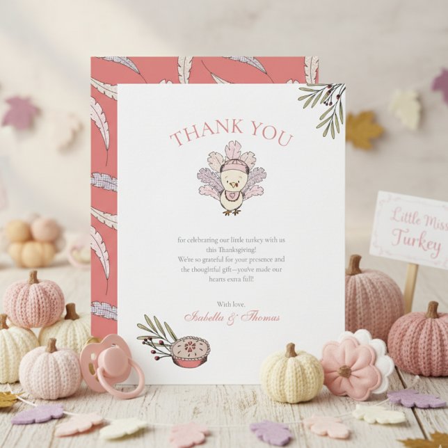 Carte de remerciement bébé fille petite dinde d'au (Cute Little Turkey Thanksgiving Baby Shower Thank You Card. Baby Turkey, Gingham Feathers, Pie, Leaf)