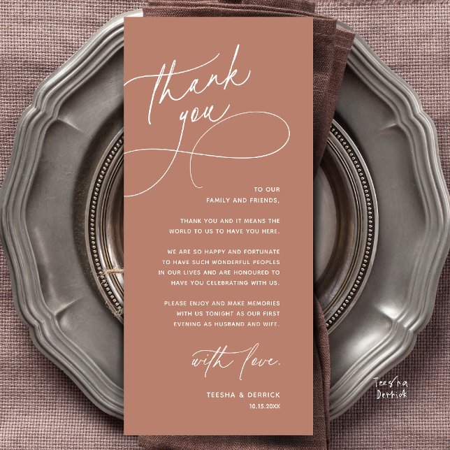 Carte de remerciement moderne romantique pour réce (Modern Romantic Wedding Reception Dinner Lunch Brunch Thank You Card in Terracotta Earthy Brown)
