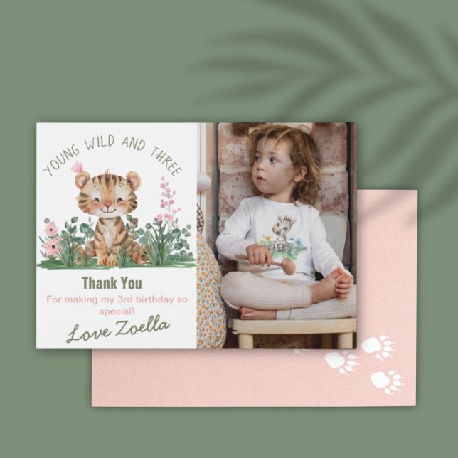 Carte de remerciement Safari (Safari Jungle Young Wild Three Tiger Pink Birthday Thank You Card)