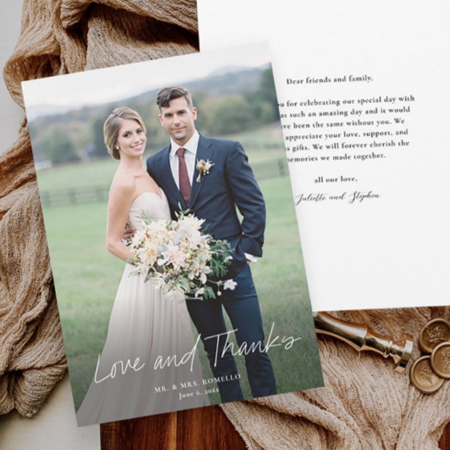 Carte De Remerciements Amour moderne et remerciements Script Photo Mariag (Elegant simple love and thanks script photo wedding thank you card with message from couple on back.)