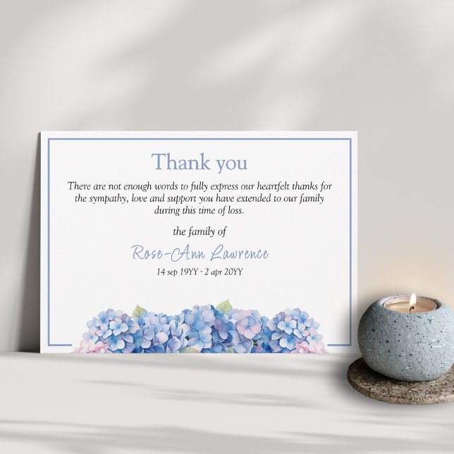 Carte De Remerciements Aquarelle florale bleu hydrangée funérailles (Funeral thank you card from family with floral botanical details and color frame, blue hortensia)