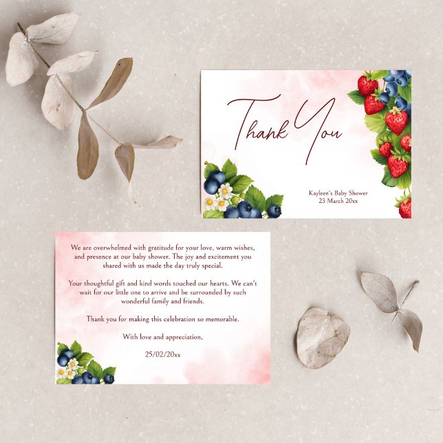 Carte De Remerciements Baby shower de fraise Berry aux bleuets doux (Berry sweet blueberry strawberry summer baby shower thank you card)