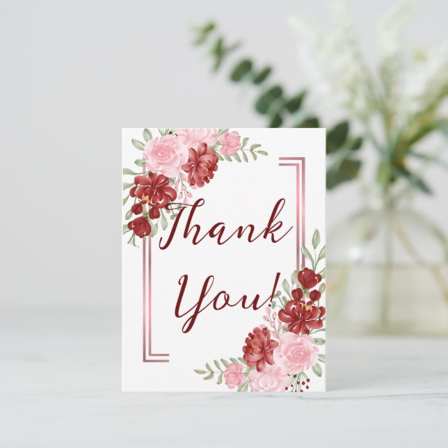 Carte De Remerciements Bourgogne et Rose Floral Mariage (Debout devant)