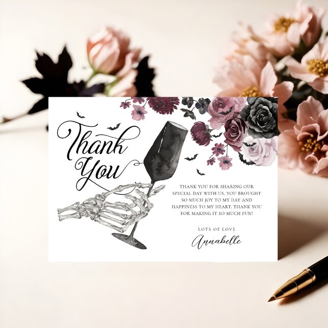 Carte De Remerciements Bravo à aimer Skeleton main floral gothique nuptia (Cheers to Love Skeleton Hand Floral Gothic Bridal Thank You Card)