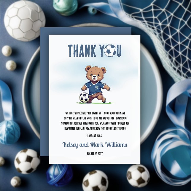 Carte De Remerciements C'est un garçon Bearly Wait Soccer Player Baby sho (Cute Blue Teddy Bear Soccer Player Boy Baby Shower 
'Thank You' Card)