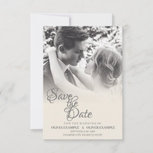 Carte De Remerciements Couple de mariés s'embrassant en monochrome