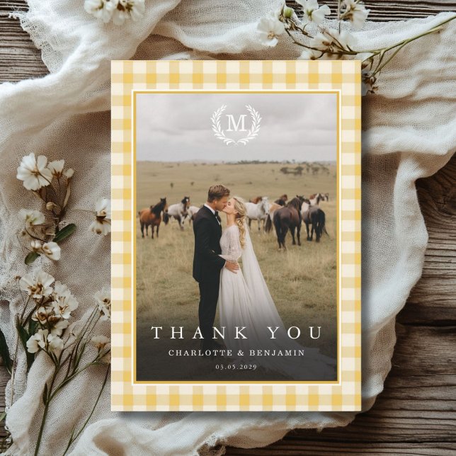 Carte De Remerciements Crête de monogramme à carreaux jaunes 2 Photo (Yellow Gingham Monogram Crest 2 Photo Thank You Card)