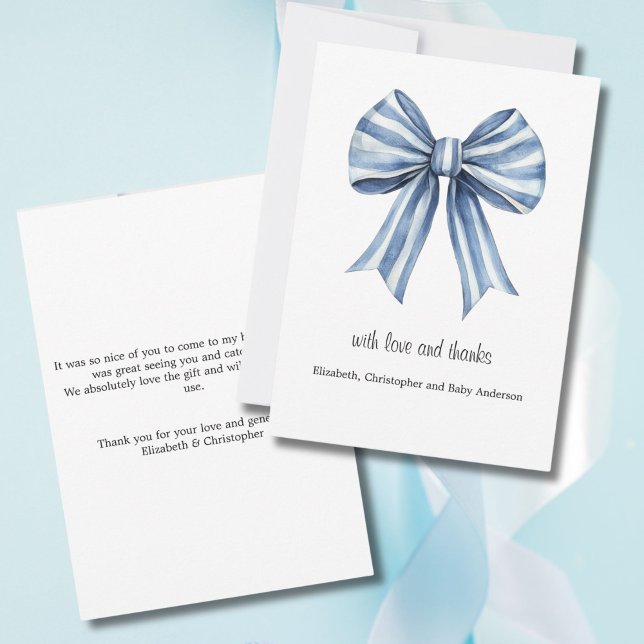 Carte de remerciements de Baby shower de garçon à  (Blue Bow Baby Shower Thank you card. Classic and Elegant. With Love and Thanks)