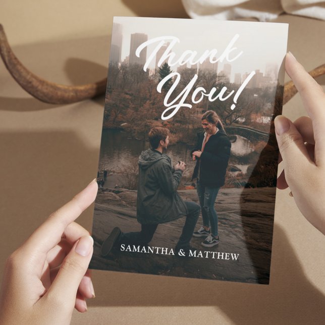 Carte de remerciements de partie d'engagement (Thank You Card from Newly Engaged Couple with background photo)