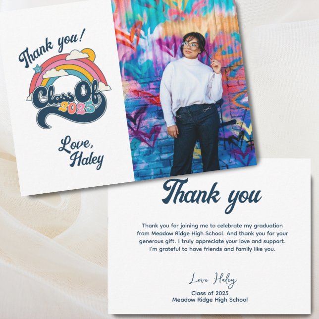 Carte De Remerciements Diplômé de la promotion 2025 Rétro Arc-en-ciel Col (Class of 2025 Retro Rainbow Colorful Graduation Thank You Card)