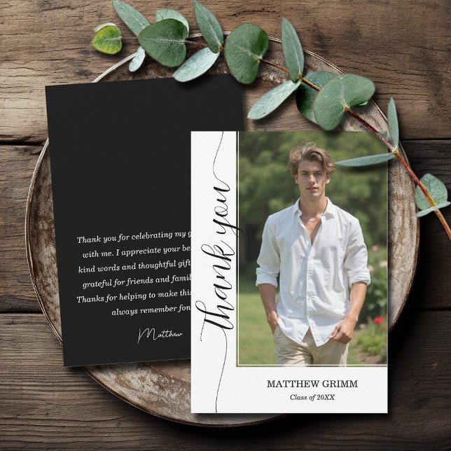 Carte De Remerciements Diplôme photo de script tendance (3.5" x 5" trendy script photo graduation flat thank you cards with your message on the back)