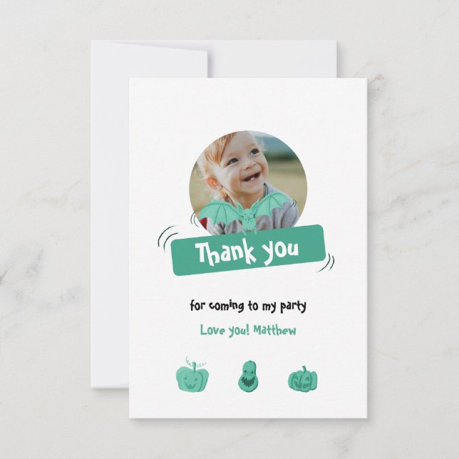 Carte De Remerciements Drôle vert et blanc Halloween anniversaire. Person (Devant)