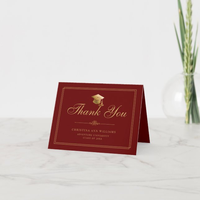 Carte De Remerciements Élégant Maroon Gold Script Casquette Graduation (Devant)