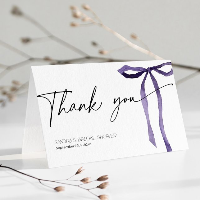 Carte De Remerciements Fête des mariées Elle noue le noeud pourpre bow (Thank you card with hand drawn purple bow)