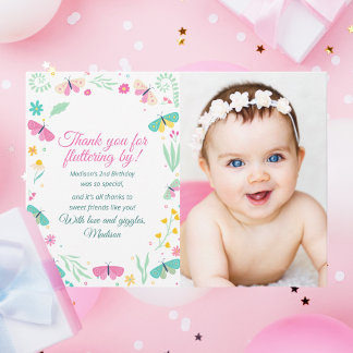 Carte De Remerciements Fille au papillon au pastel blanc Jardin Photo