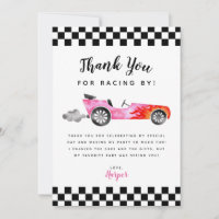 Fille de fête d'anniversaire de voiture de course 