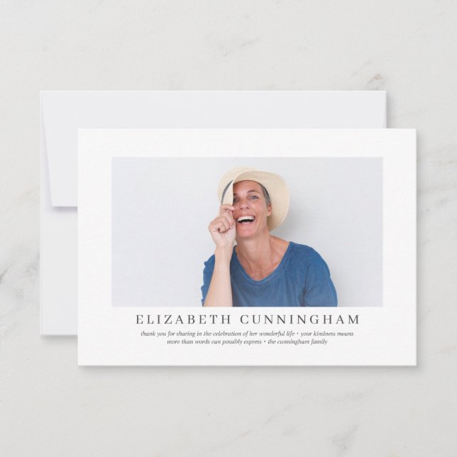 Carte De Remerciements Funérailles commémoratives pour elle| Photo modern (Devant)