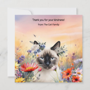 Carte De Remerciements Le chat est dans le champ de fleurs